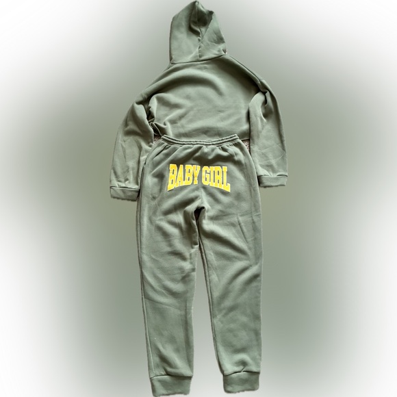 Olive Green Women's Hoodie and Jogger Set l Size Large - Picture 3 of 5